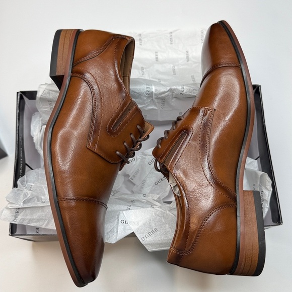 GUESS Men\'s Sulai Cap Toe Lace Up Dress Oxfords- Size 9M main image 9